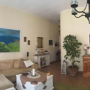  Alloggio in famiglia Mondello Lilla'