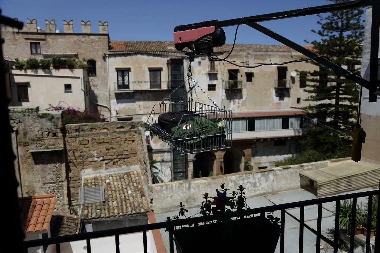 Palazzo Torre Apartment Παλέρμο